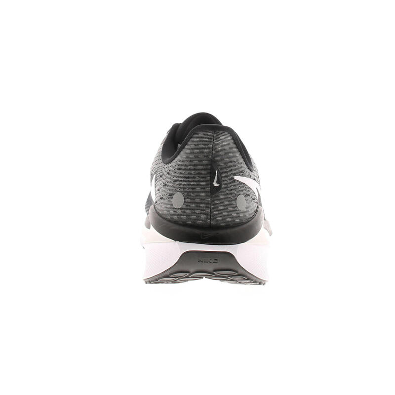 Vomero 17 Black White