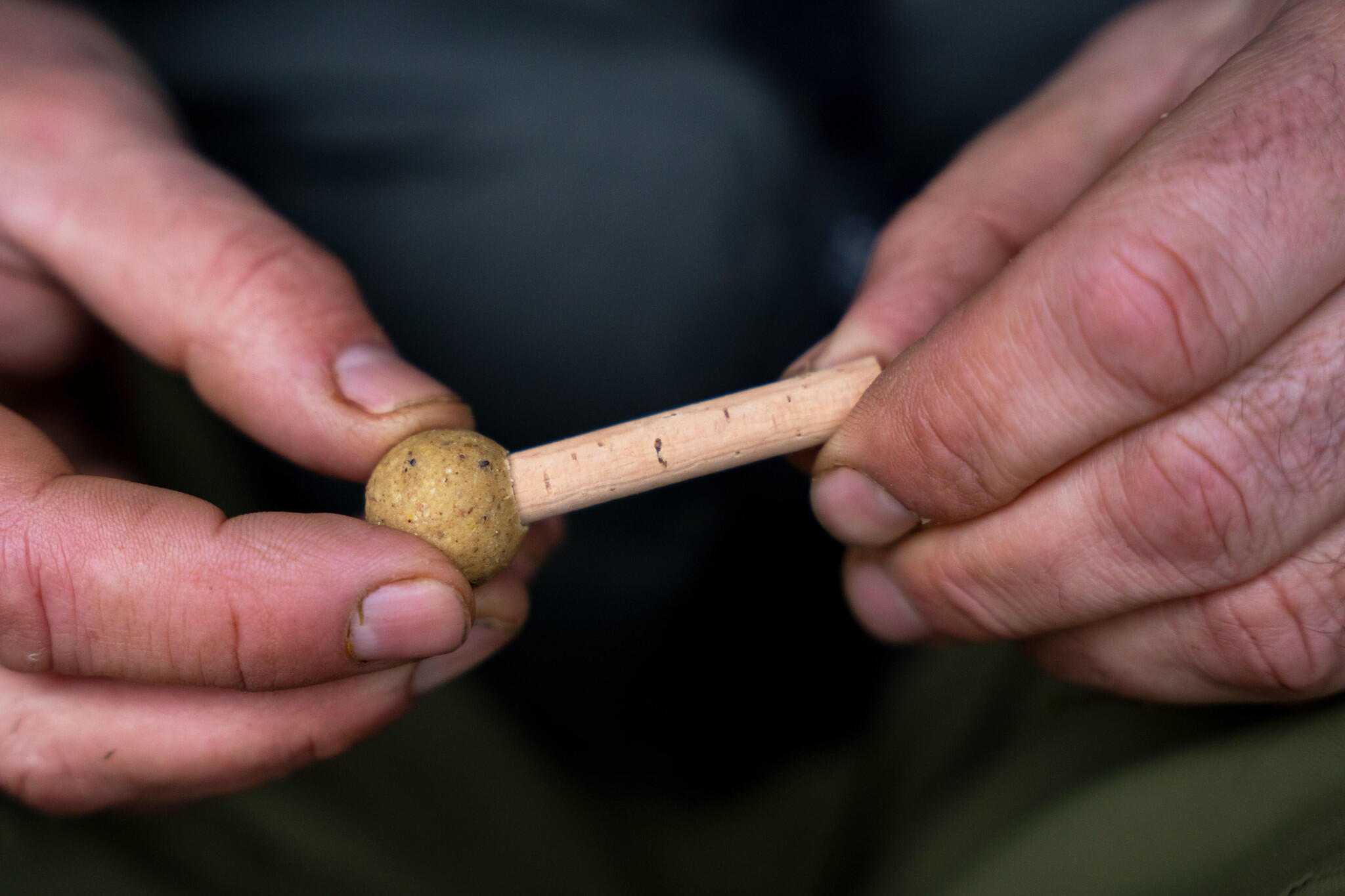 Perceuse à appâts combinés et bâtons de liège 2/5