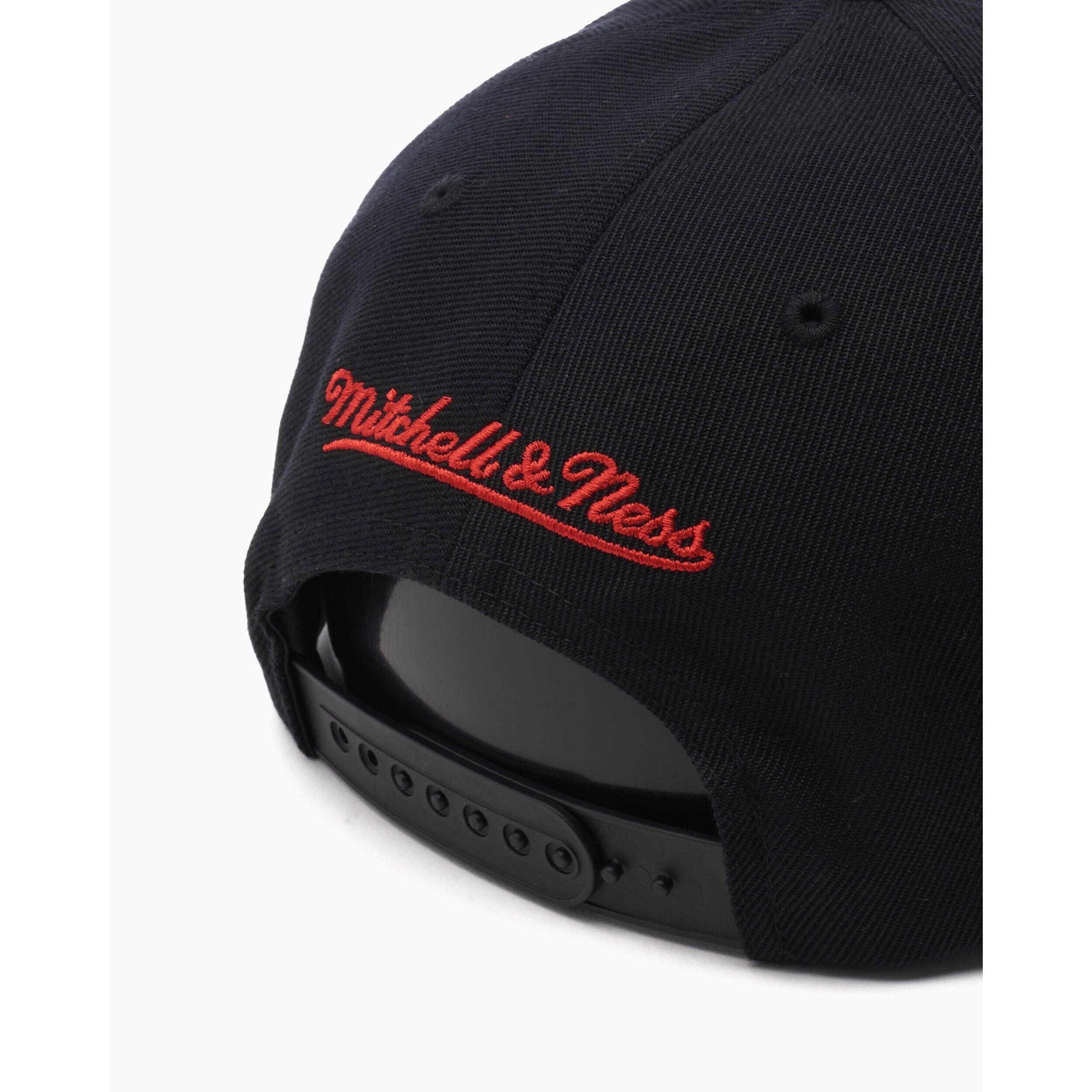 Snapback pet Chicago Bulls 91-92 Back To Back Champs HWC 5/5