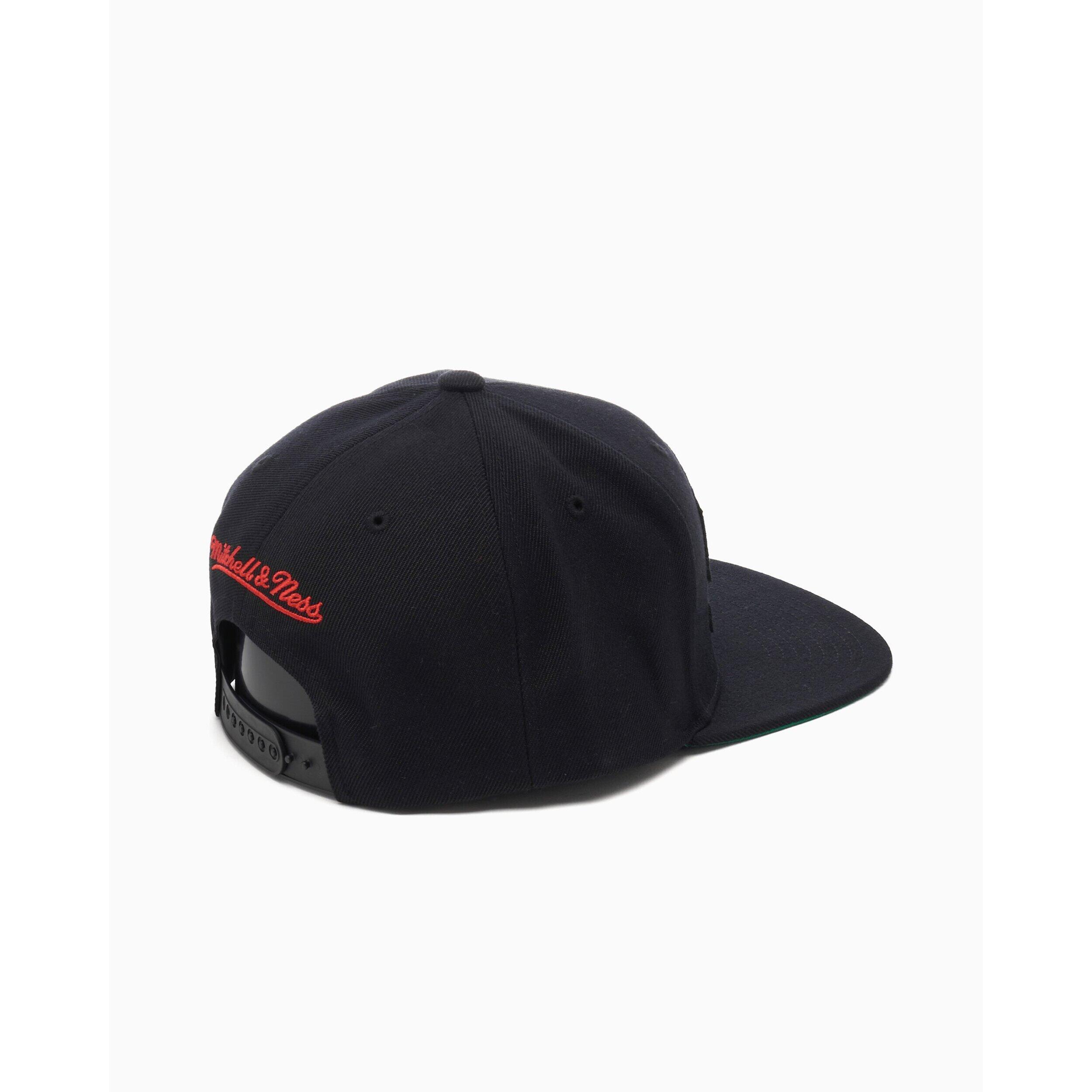Snapback pet Chicago Bulls 91-92 Back To Back Champs HWC 2/5