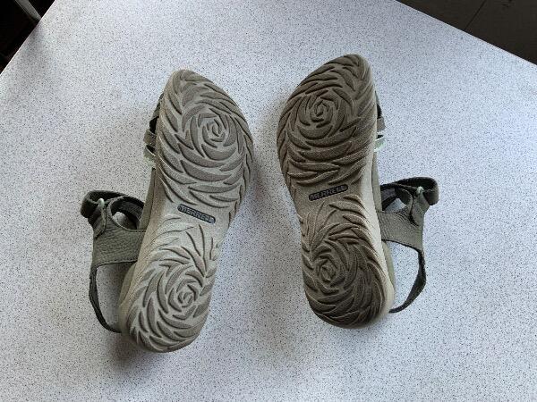 Tussen Particulieren - Merrell sandalen Olive 2/3