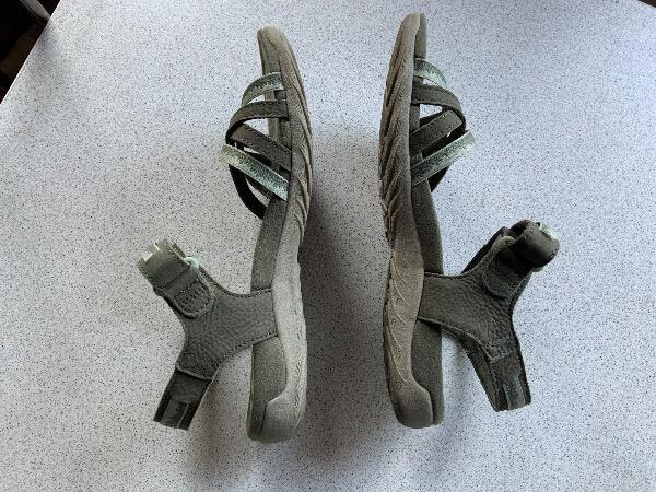 Tussen Particulieren - Merrell sandalen Olive 3/3