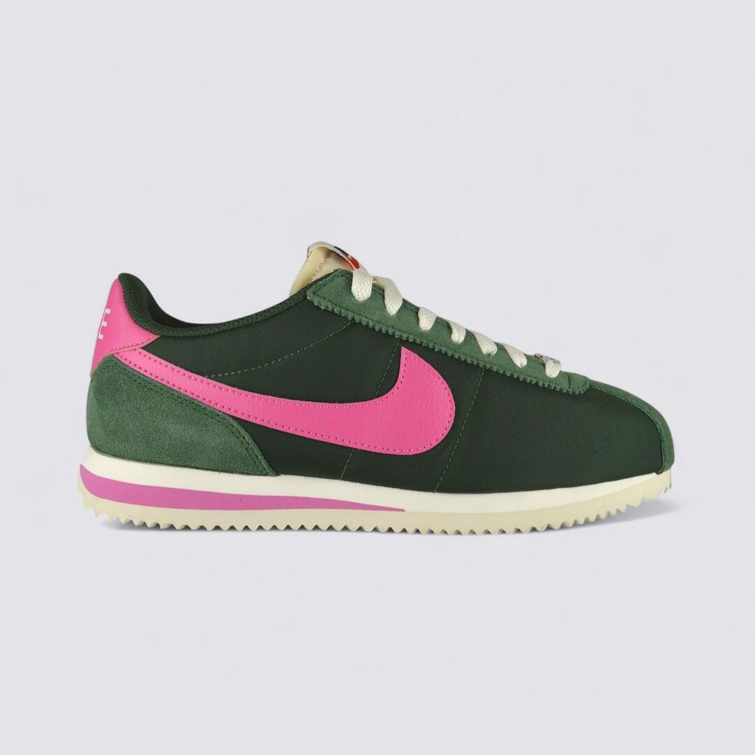 NIKE picture