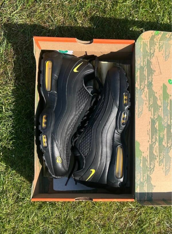 NIKE picture
