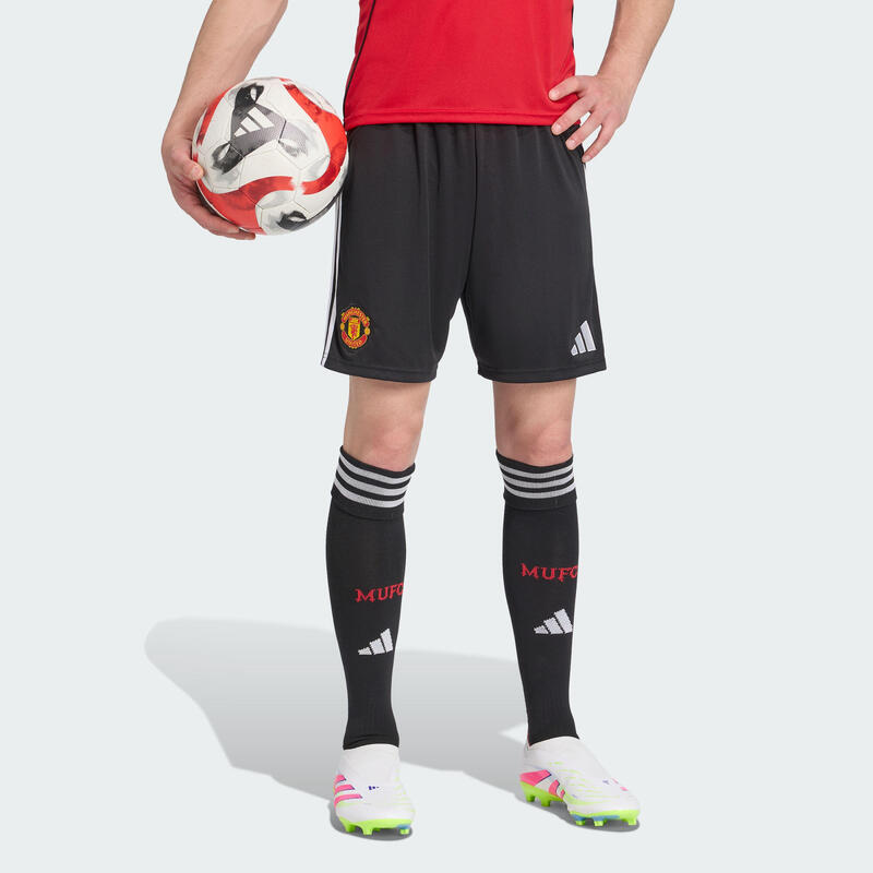 Short domicile Manchester United 25/26