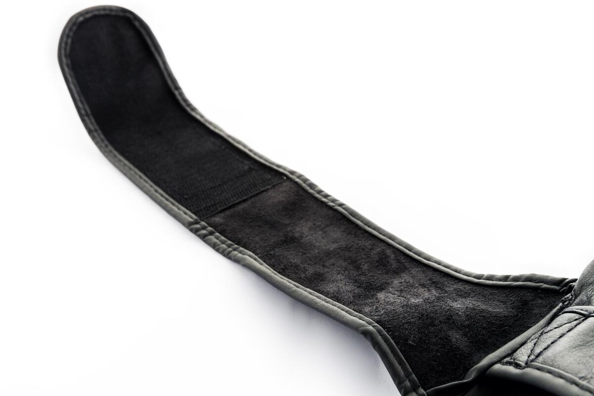 UFC Pro Competition Glove-Men's XS 3/7
