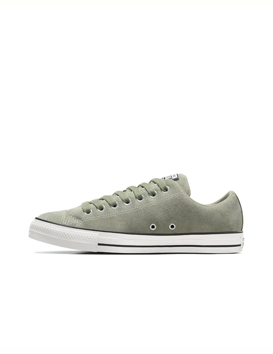 Tênis masculino Converse All Star de camurça verde. 2/4