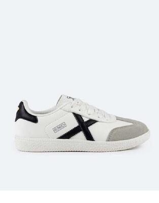Schoen munich model 8034001 voor unisex jongens