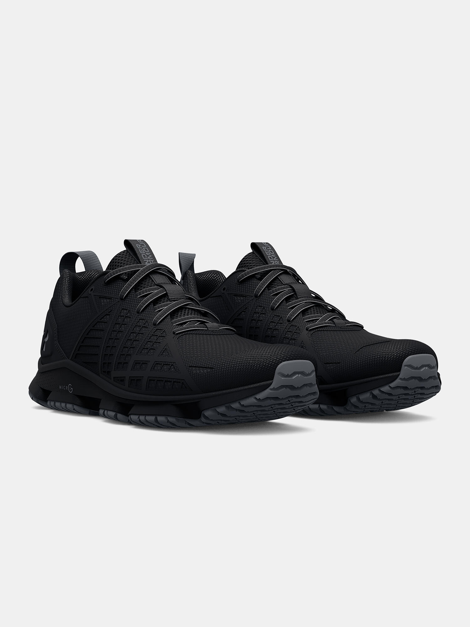 Under Armour MG Strikefast Damenschuhe 3/5