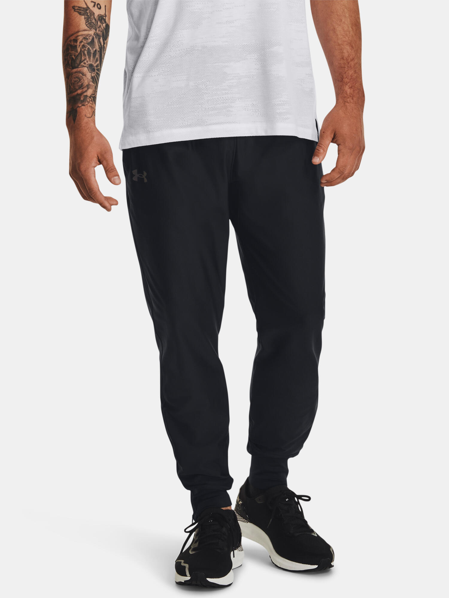 UNDER ARMOUR picture
