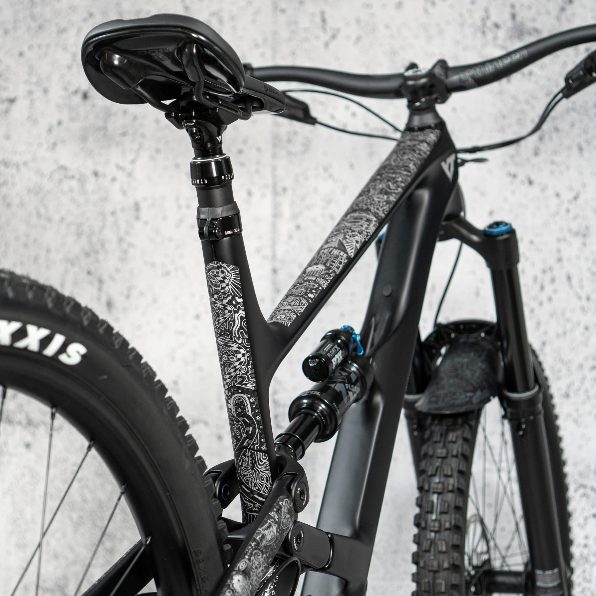 Aufkleber Schutzfolie Rahmenschutz MTB Transparent Matt 17-teilig dunkle Rahmen 5/8