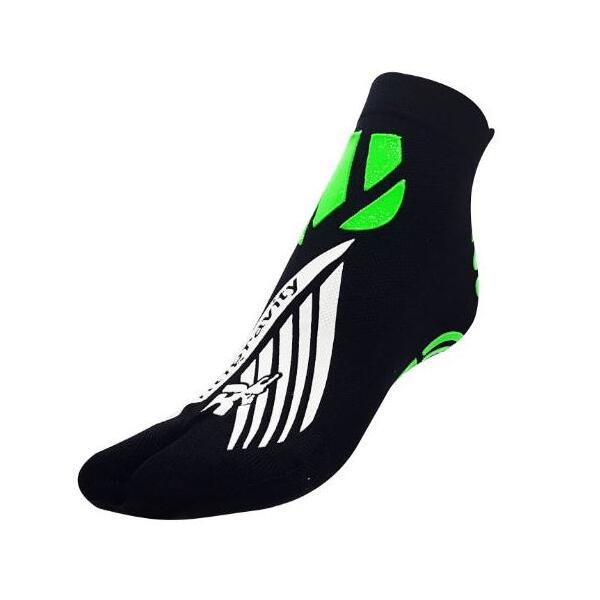 Chaussette antigravité noire et verte pour l'antigravité et le power yoga.
