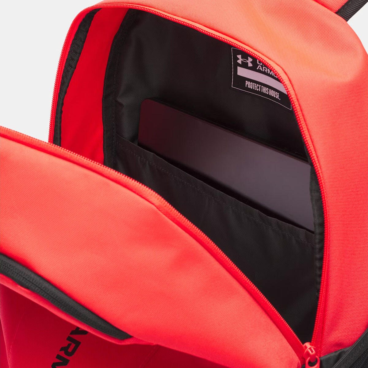 Sac à dos de sport UA Hustle Lite Rouge vif et noir 26,5L 4/5