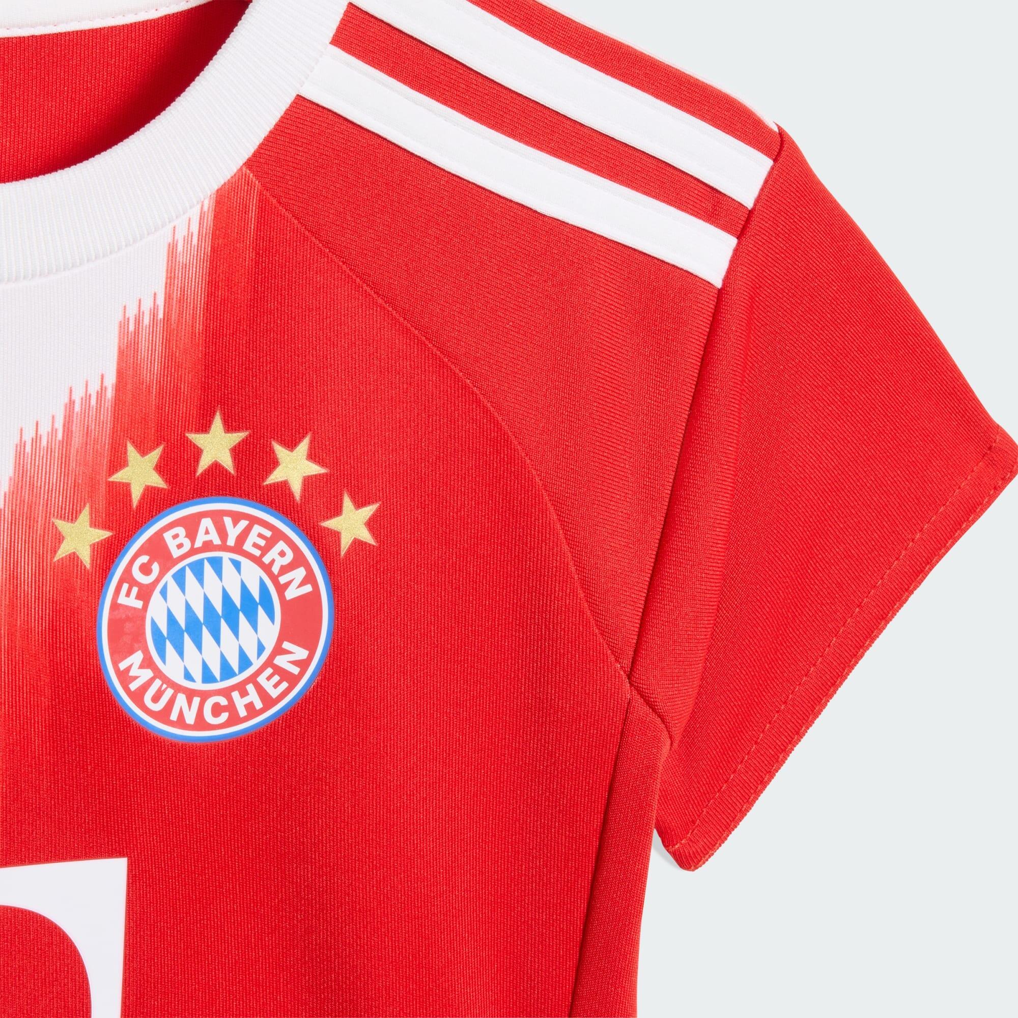 Domácí souprava FC Bayern Mnichov 25/26 pro nemluvňata 3/4