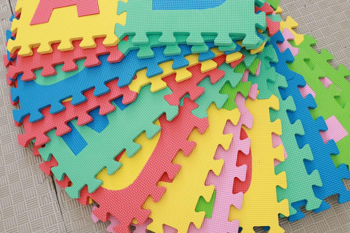 Dziecięca Fitness Mata Piankowa Puzzle 26 szt 30x30 cm Letters Kolorowa 3/7