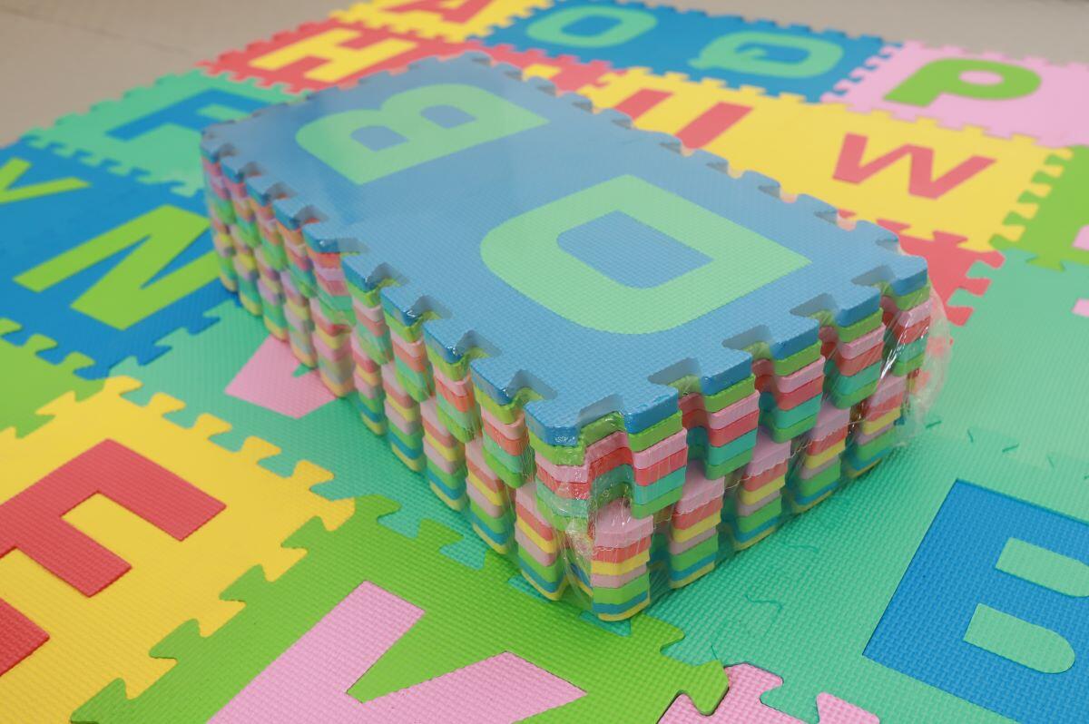 Dziecięca Fitness Mata Piankowa Puzzle 26 szt 30x30 cm Letters Kolorowa 2/7