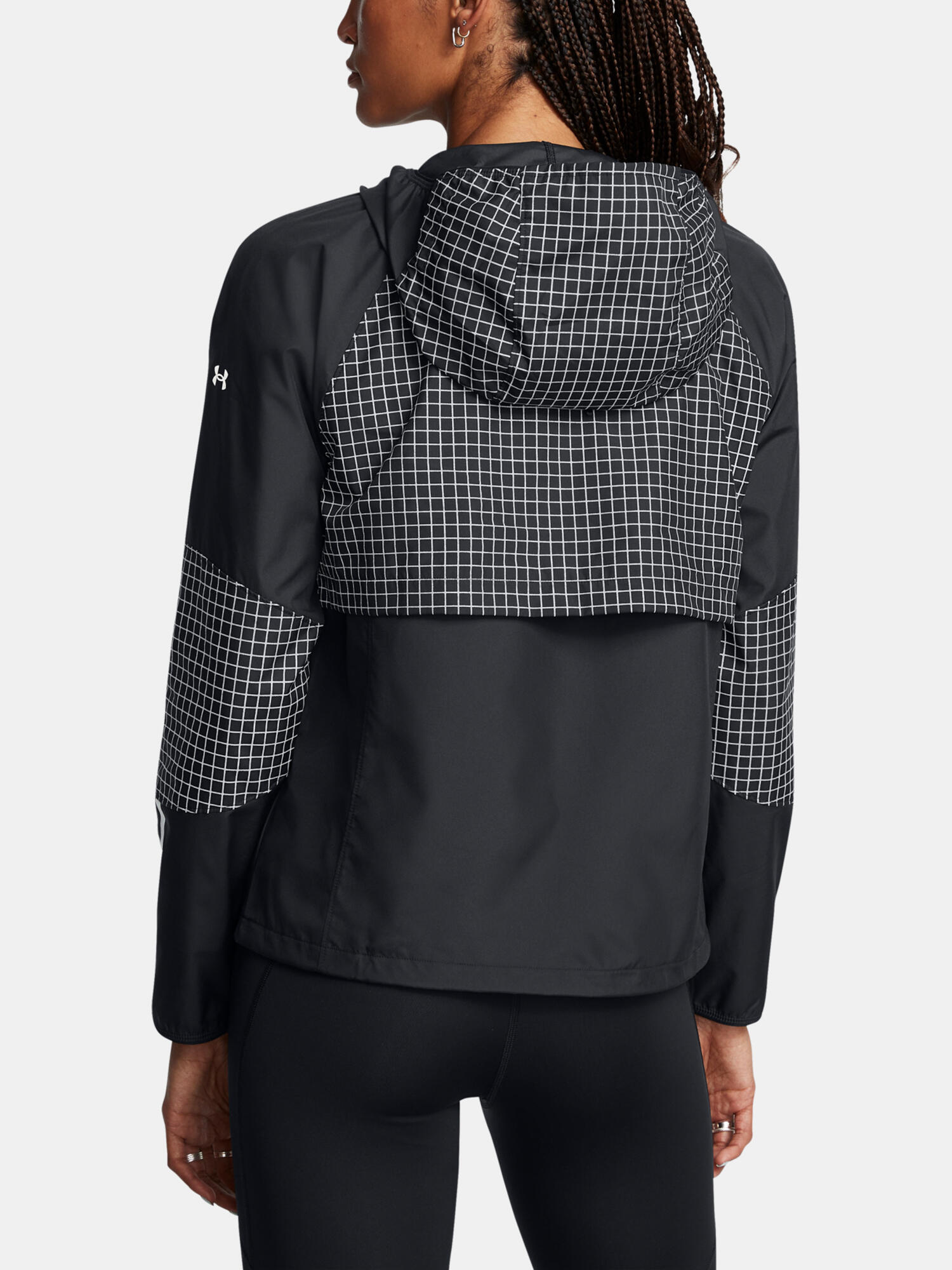 Lancement de la veste de course Under Armour Elite CW pour femme 2/4