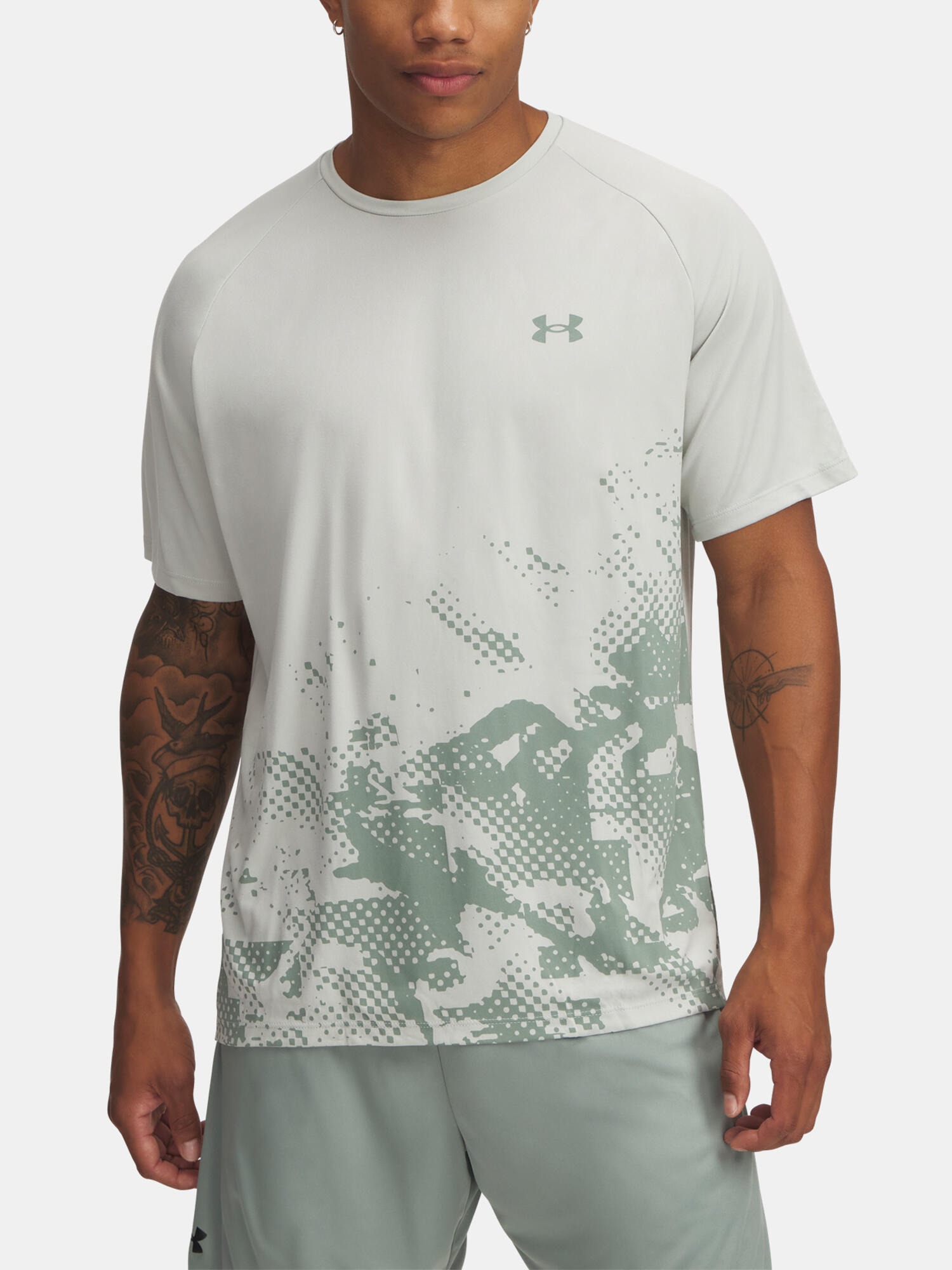 UNDER ARMOUR picture