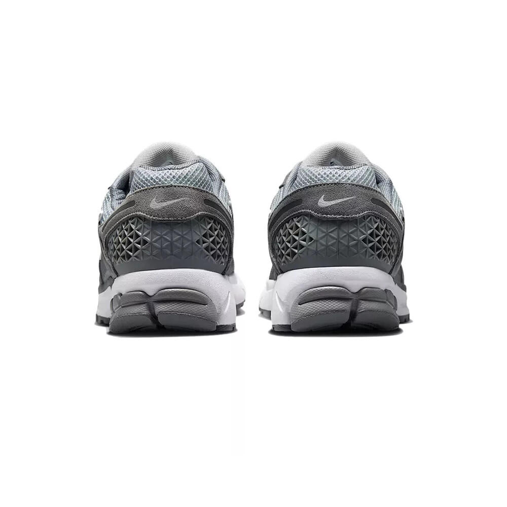 Basket Nike ZOOM VOMERO 5 6/7