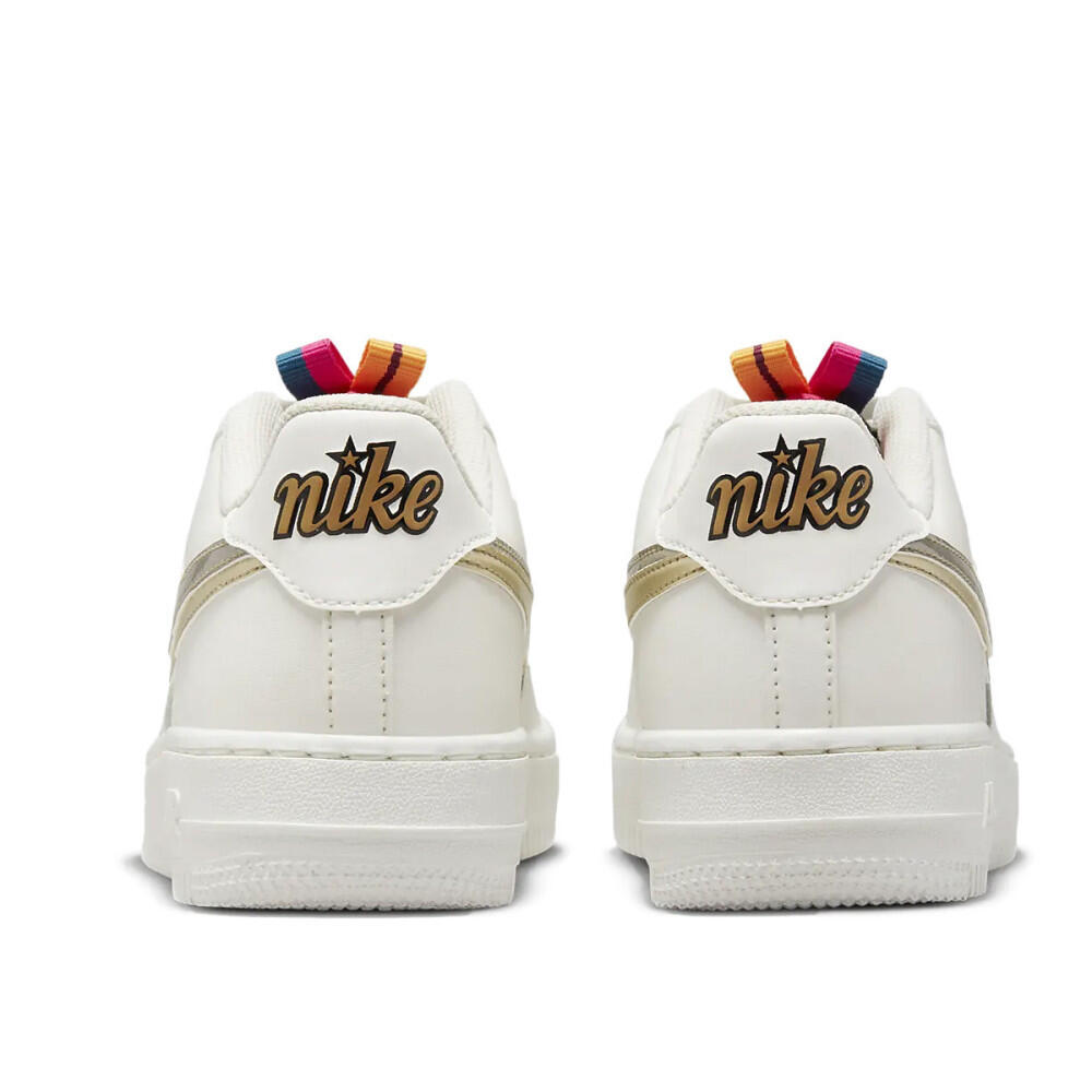 Sportschoenen Vrouw Nike Air Force 1 Lv8 Wit 6/7