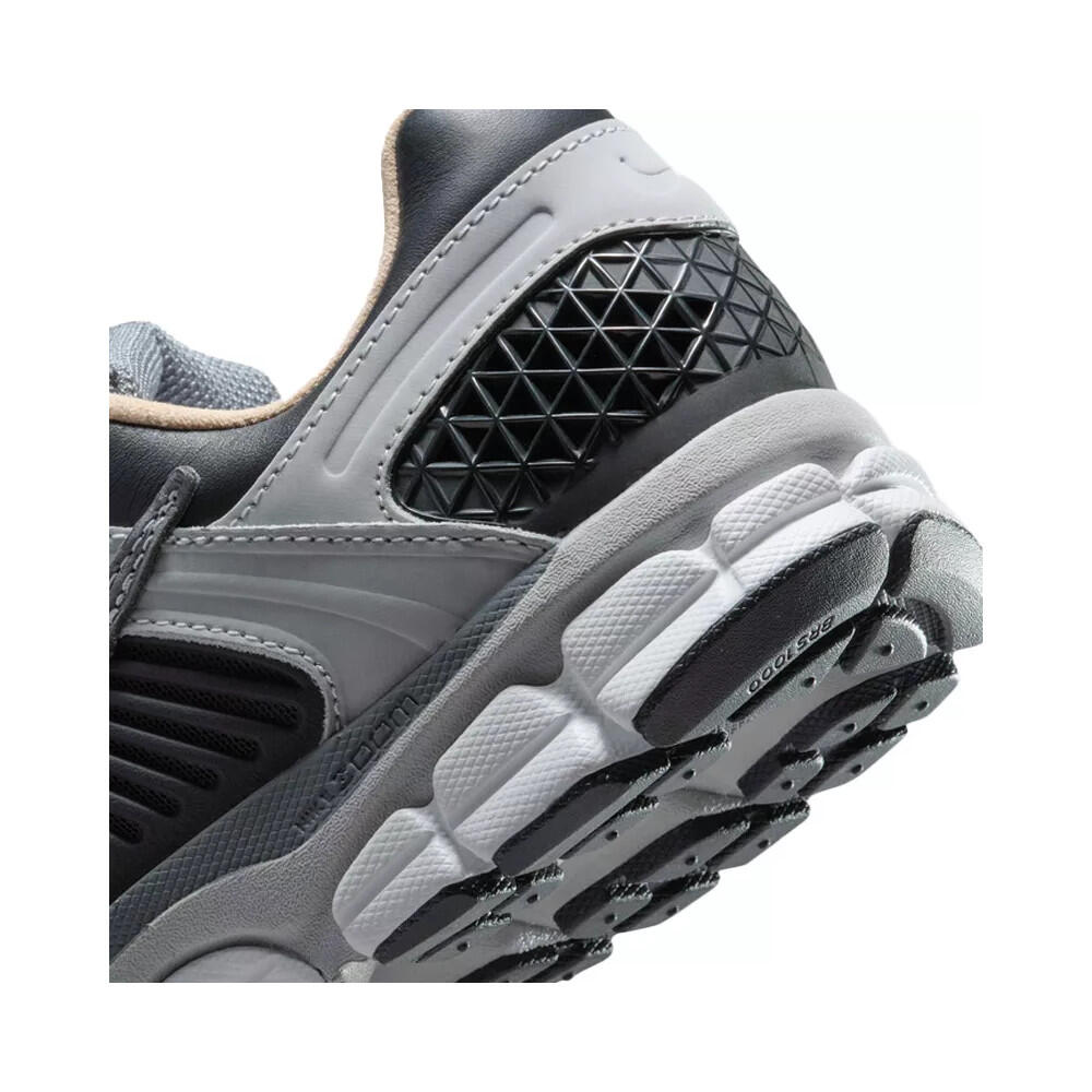 Basket Nike ZOOM VOMERO 5 7/7