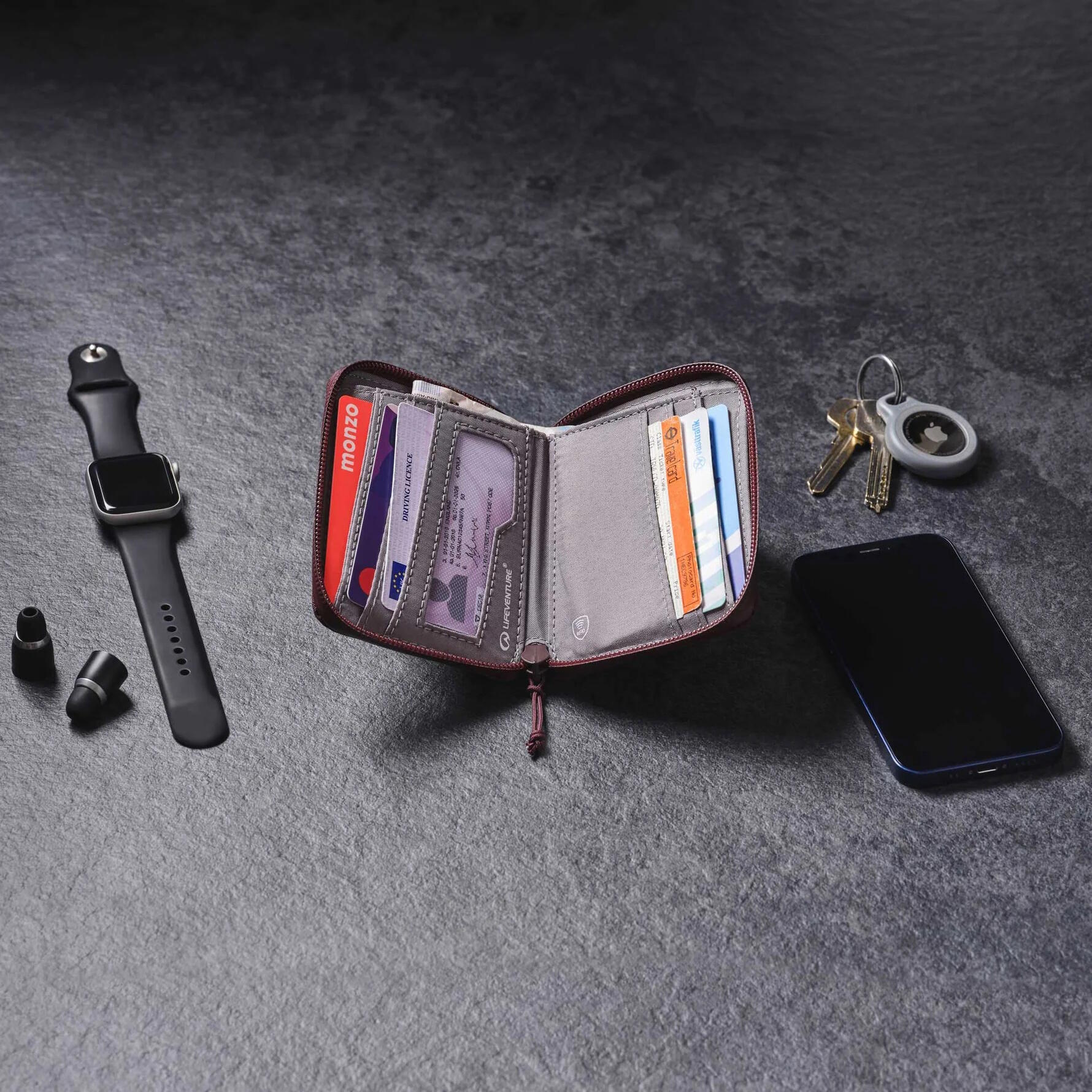 Portefeuille bi-fold Lifeventure plum, tissu recyclé, RFID et multi-ensions 6/6