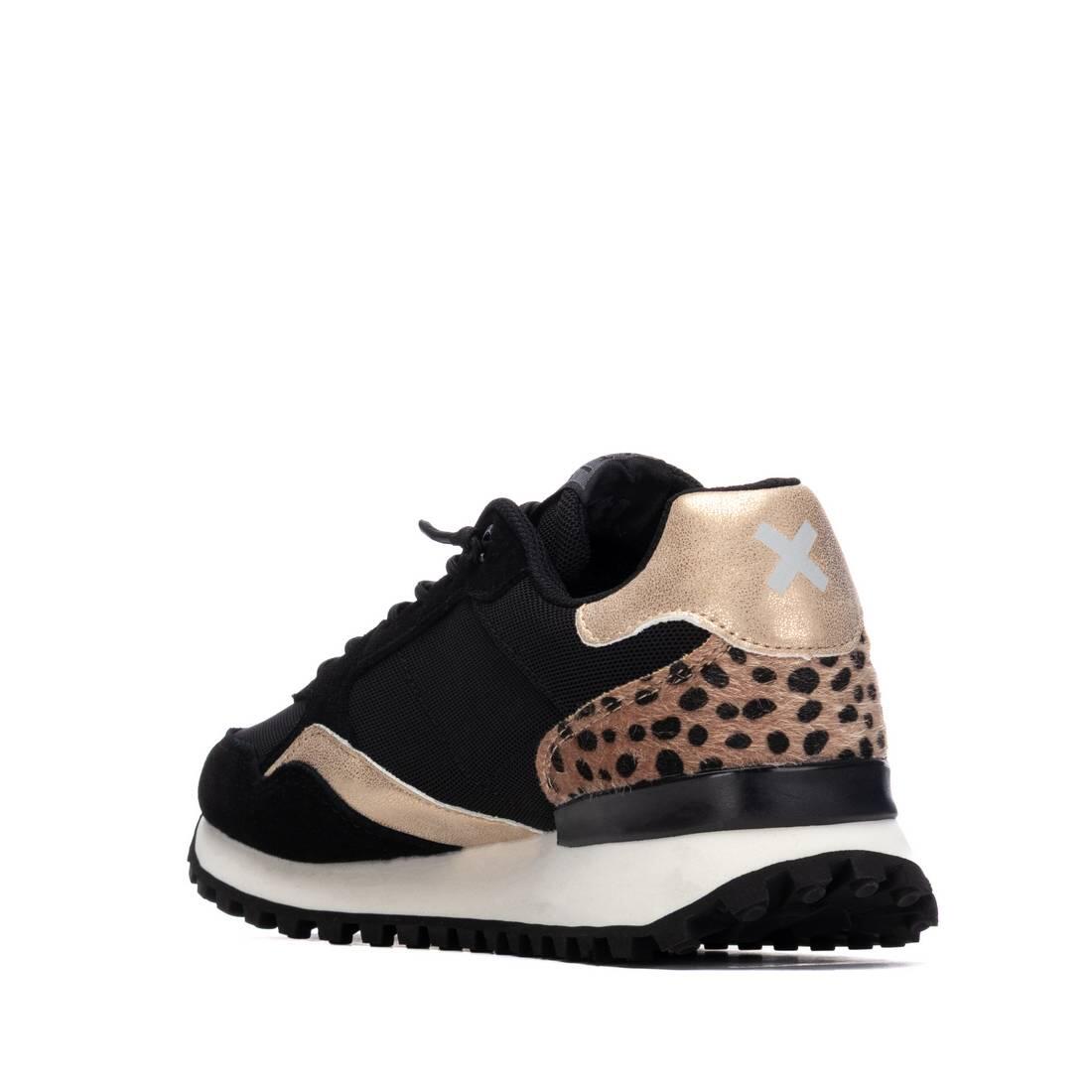 Zapatilla De Mujer Xti 144161 Negro 3/4