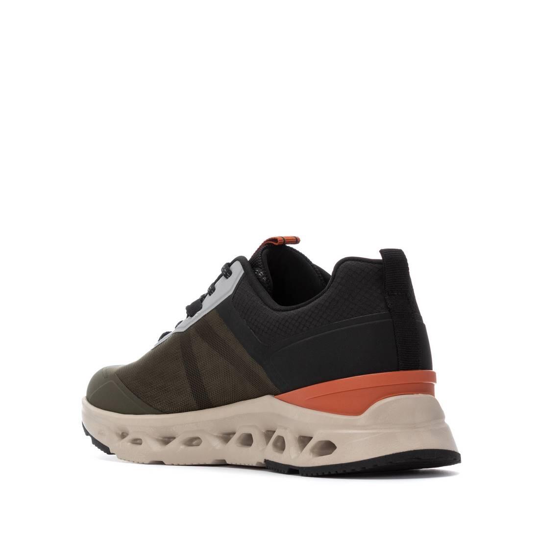 Baskets Xti modèle 144565 pour homme 3/6