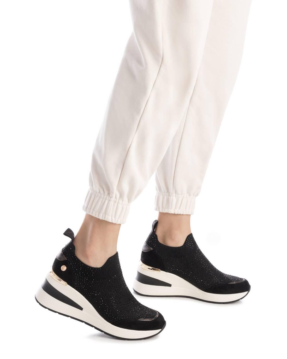 Zapatilla De Mujer Xti 144385 Negro 2/5