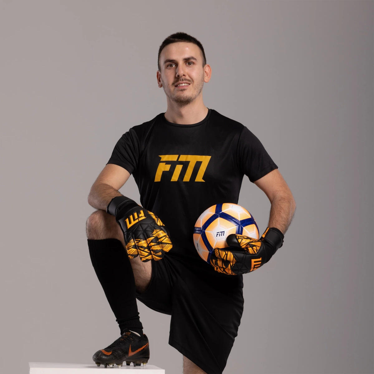 Rękawice bramkarskie Invictus X Training 2/7