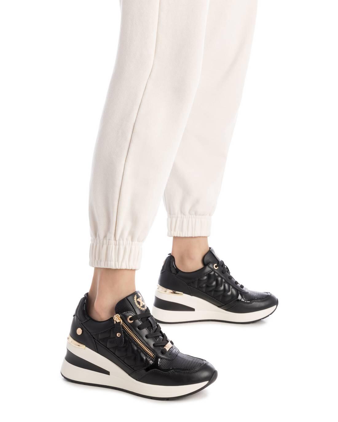 Baskets Xti modèle 147-14438002 pour femmes 2/5