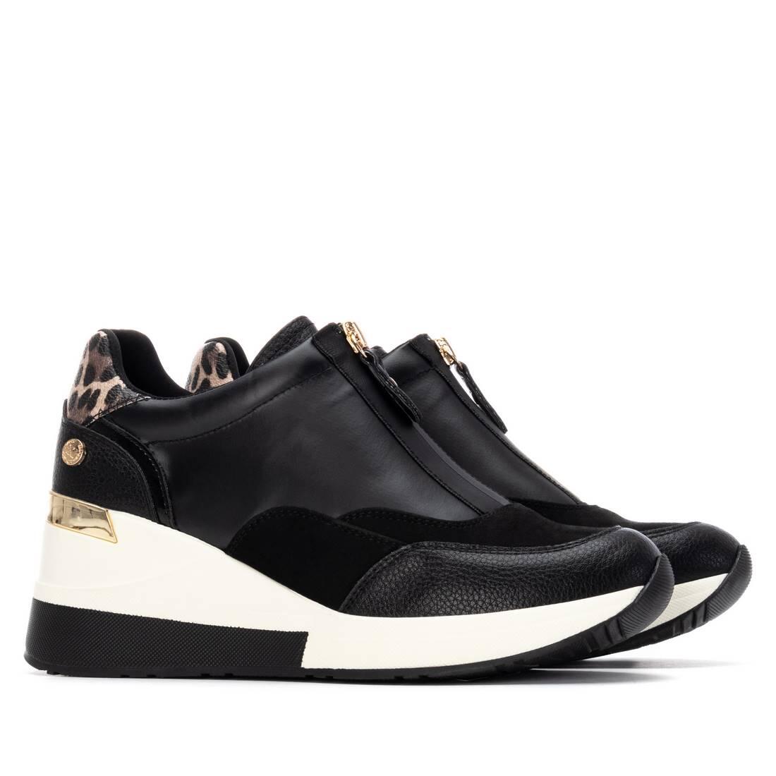 Zapatilla De Mujer Xti 144655 Negro 4/4