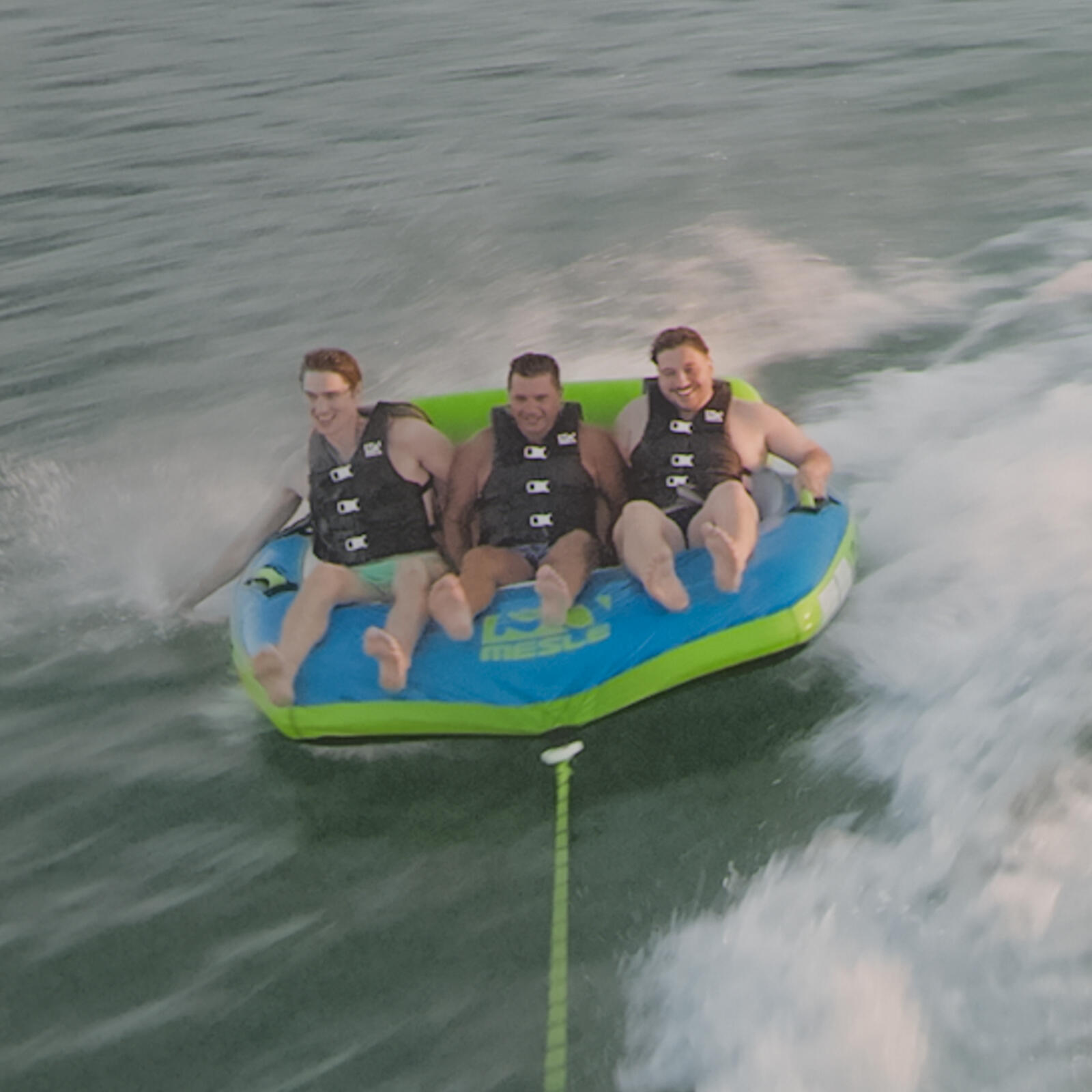 Bouée Tractable Bumper avec Corde 3 Places Gonflable Bateau & Jet Ski Nautique 5/5