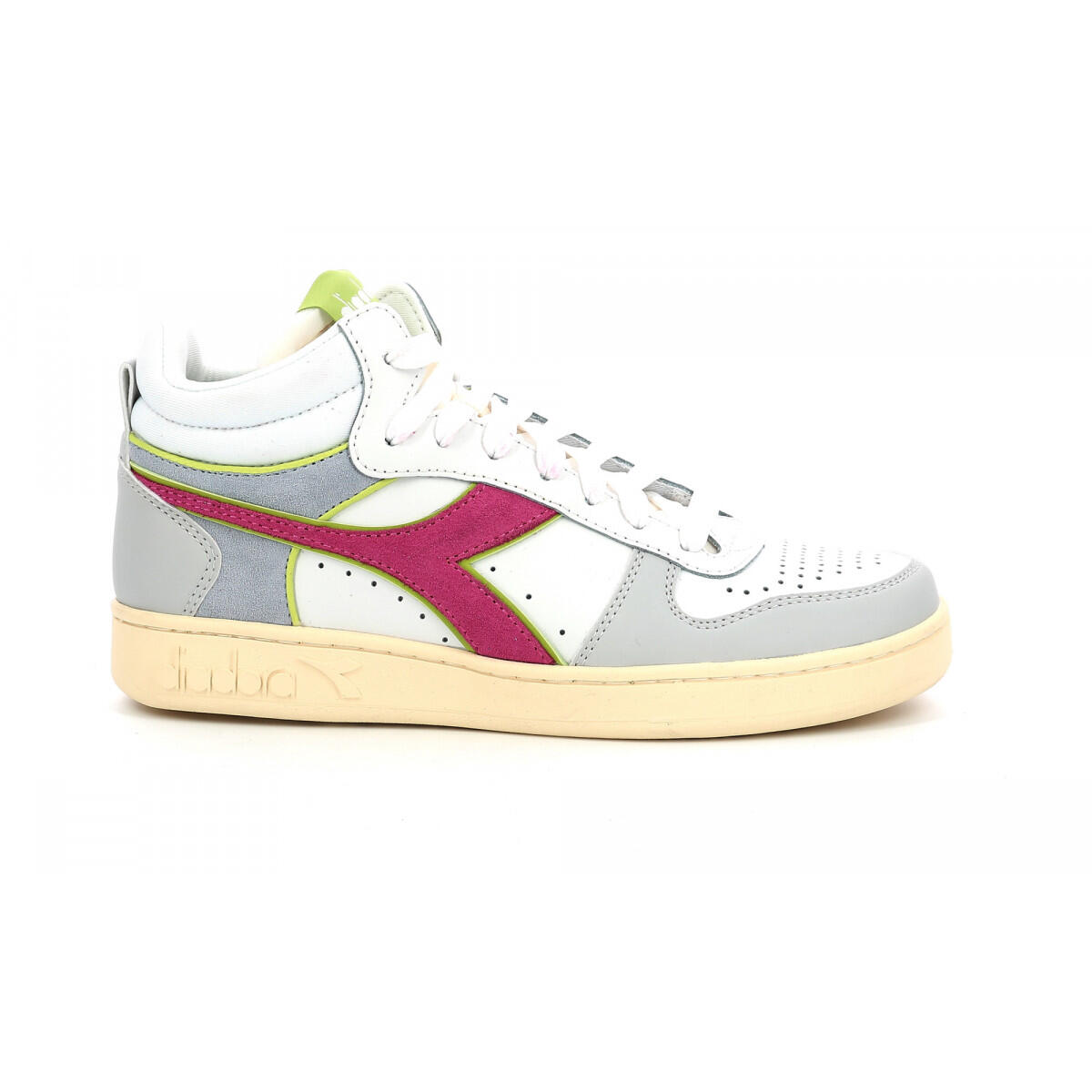 DIADORA picture