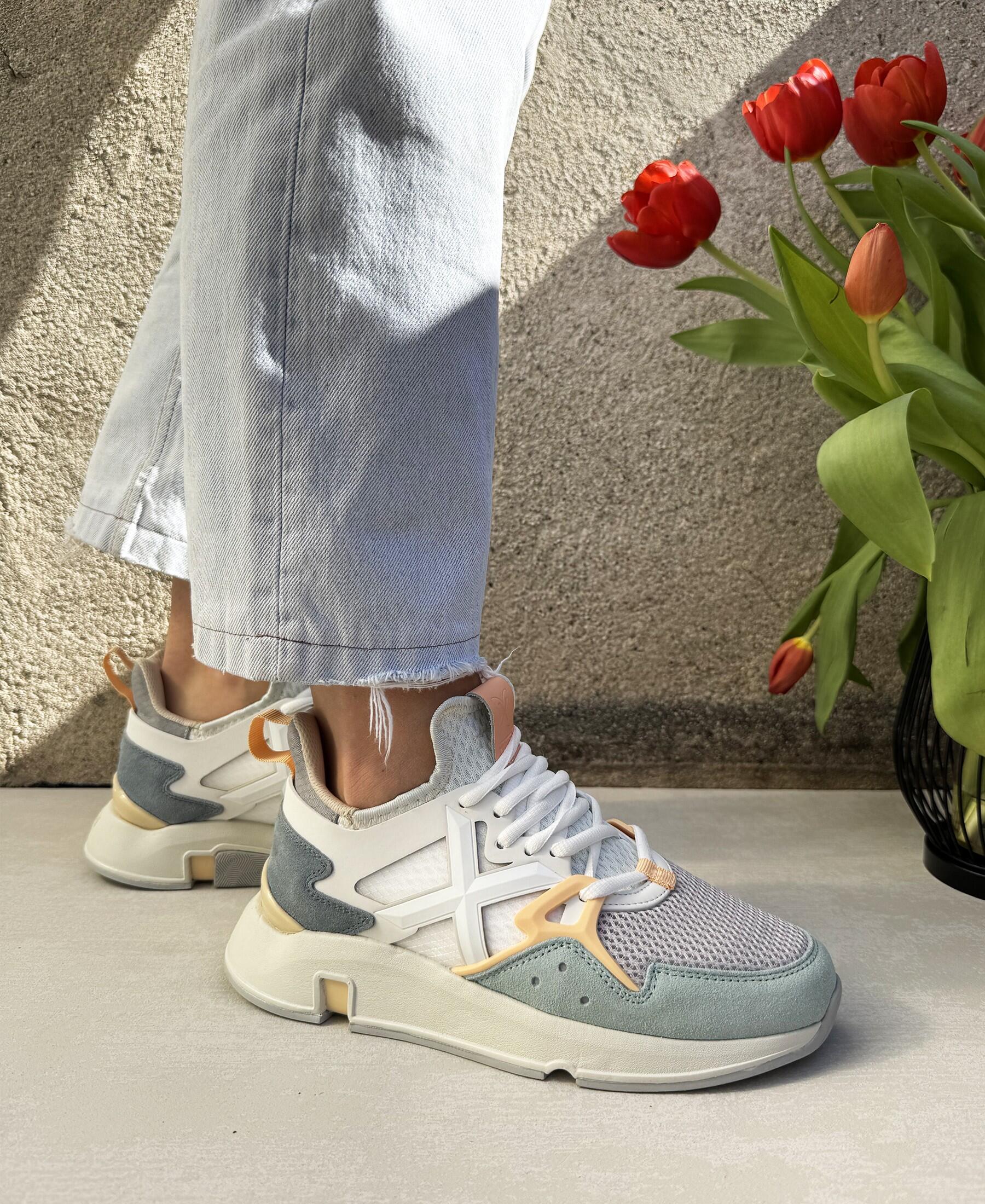 Baskets Munich modèle 4172086 pour femmes 2/5