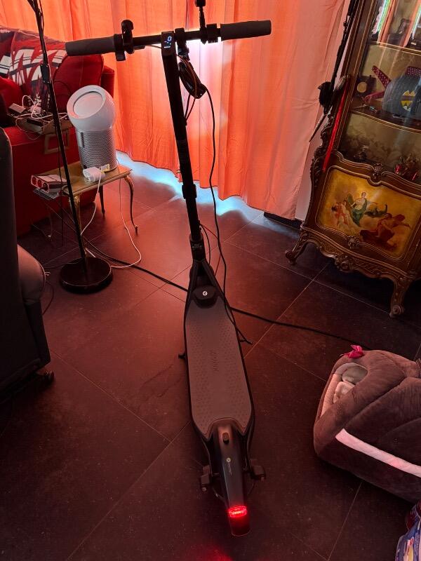 Entre Particuliers - Trottinette ninebot F65i 3/3