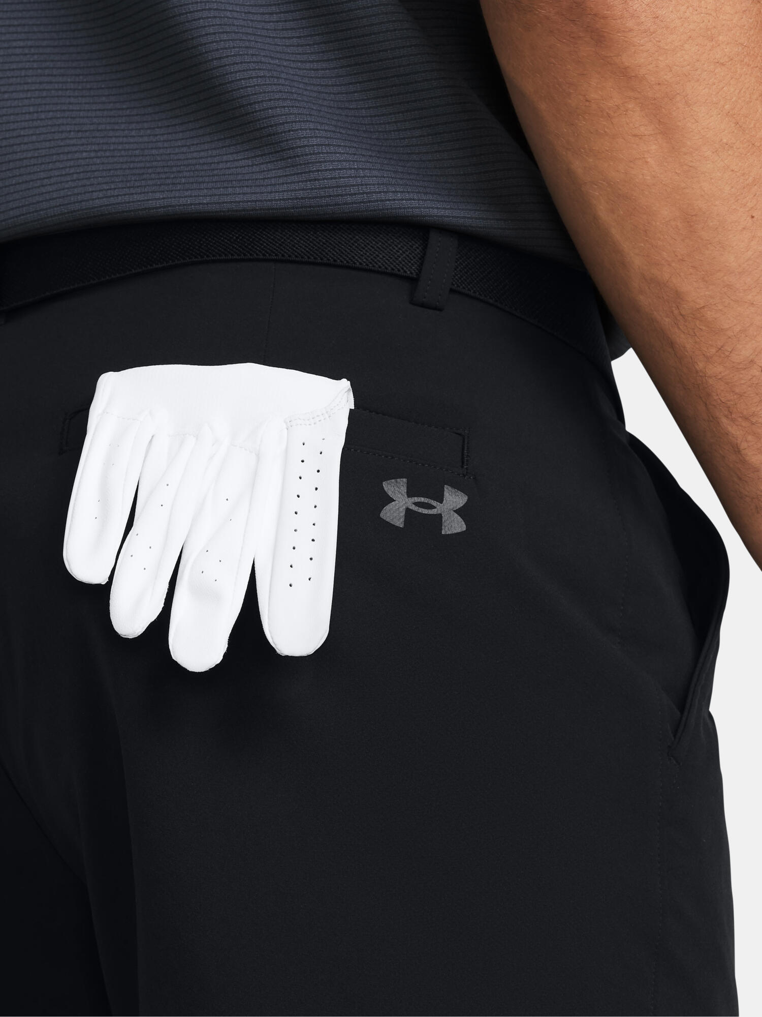 Pantaloni Corti Uomo Under Armour UA Tech Taper 5/6