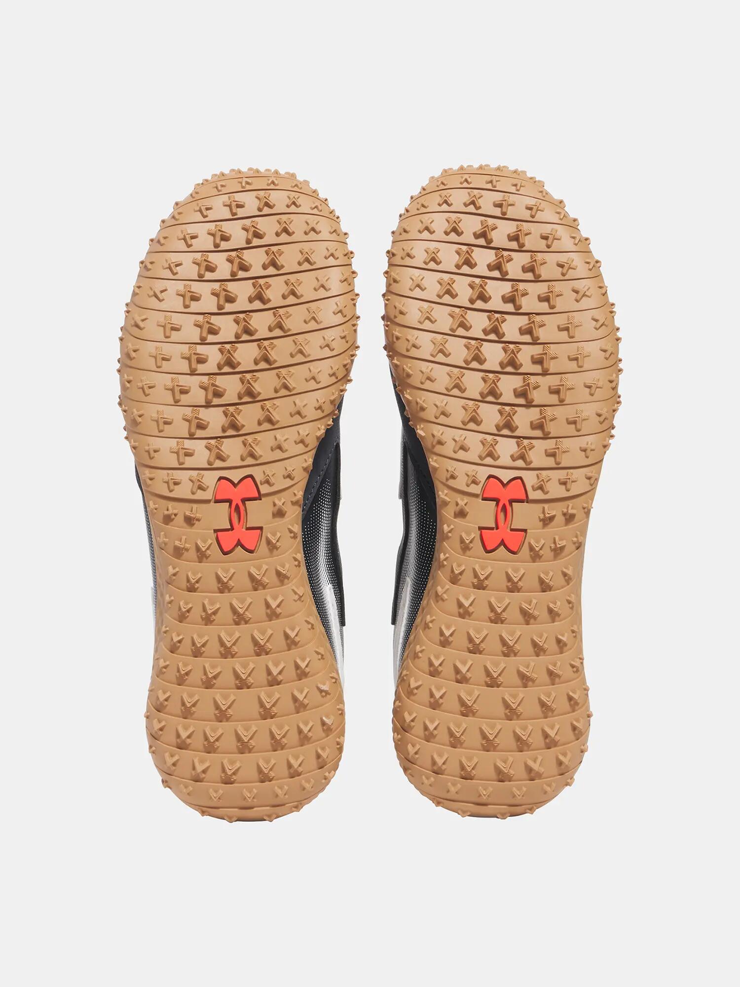 Unisex mfüves cipő Under Armour UA U Shadow Turf 3 4/5
