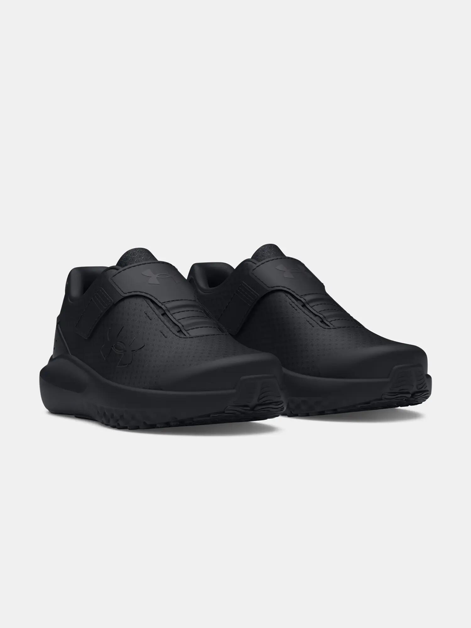 Fiú cipő Under Armour UA BINF Surge 4 AC 3/5