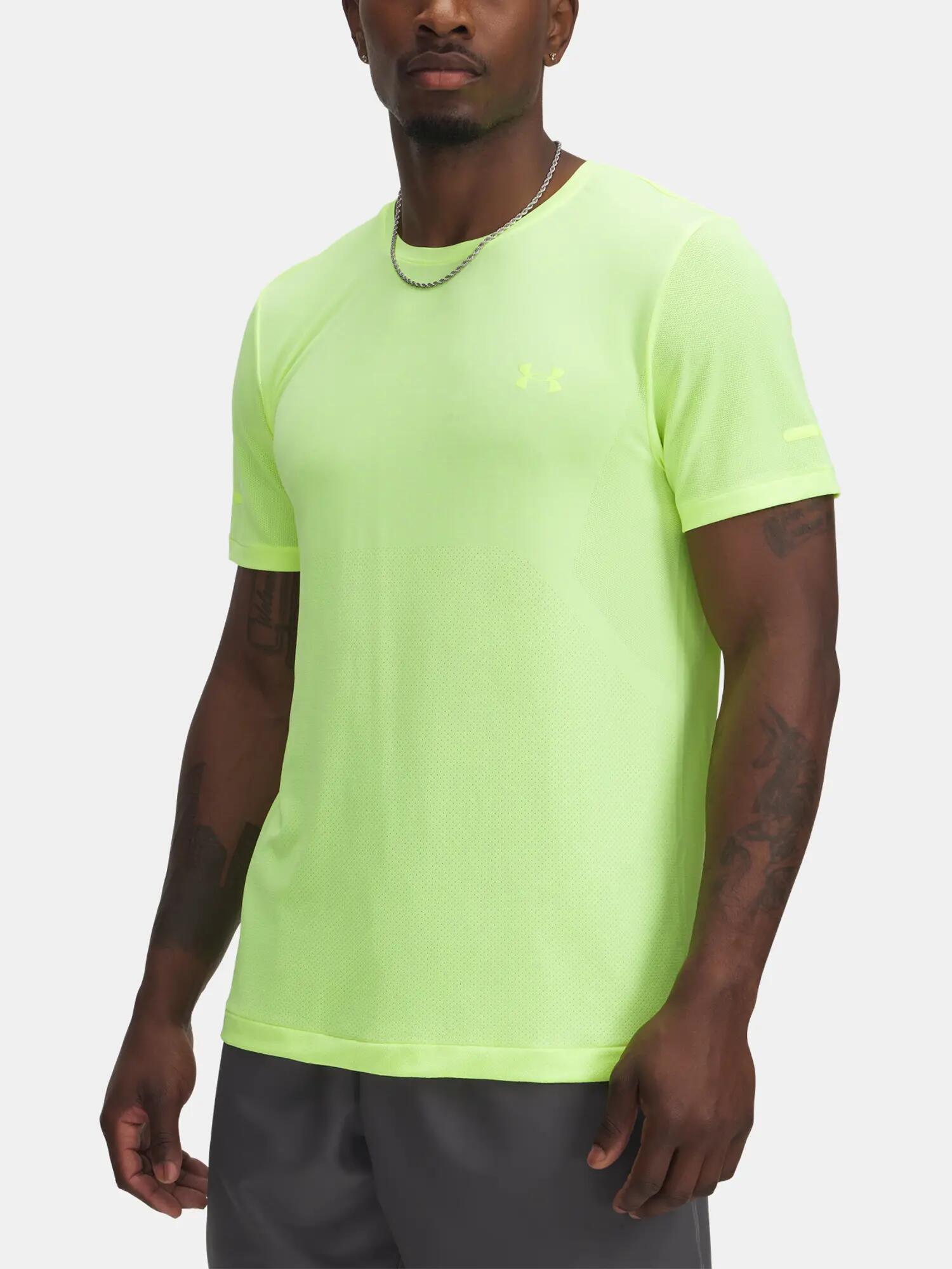 UNDER ARMOUR picture