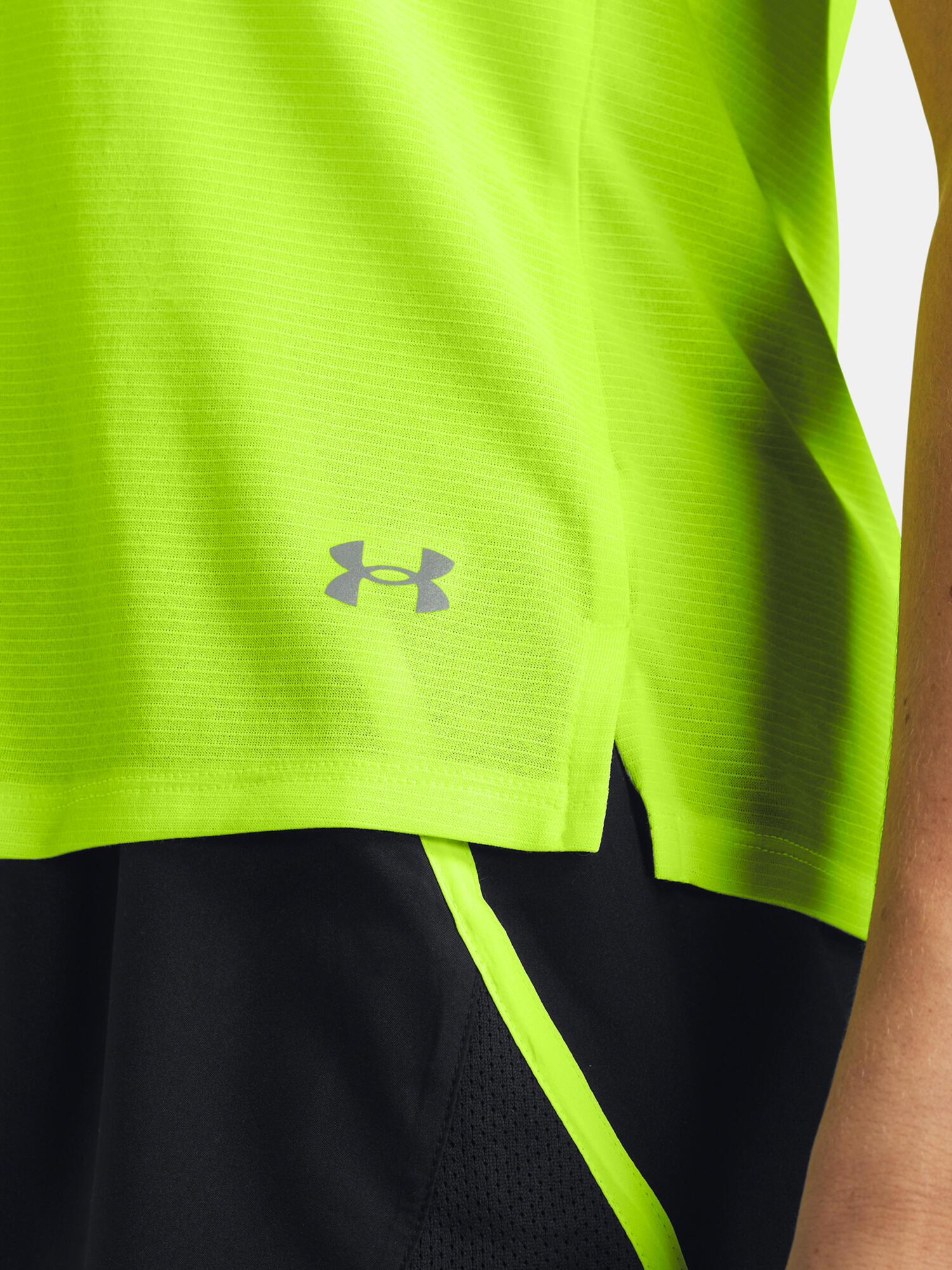 Maglia a maniche corte Under armour modello 1382434-731 per donne 5/5