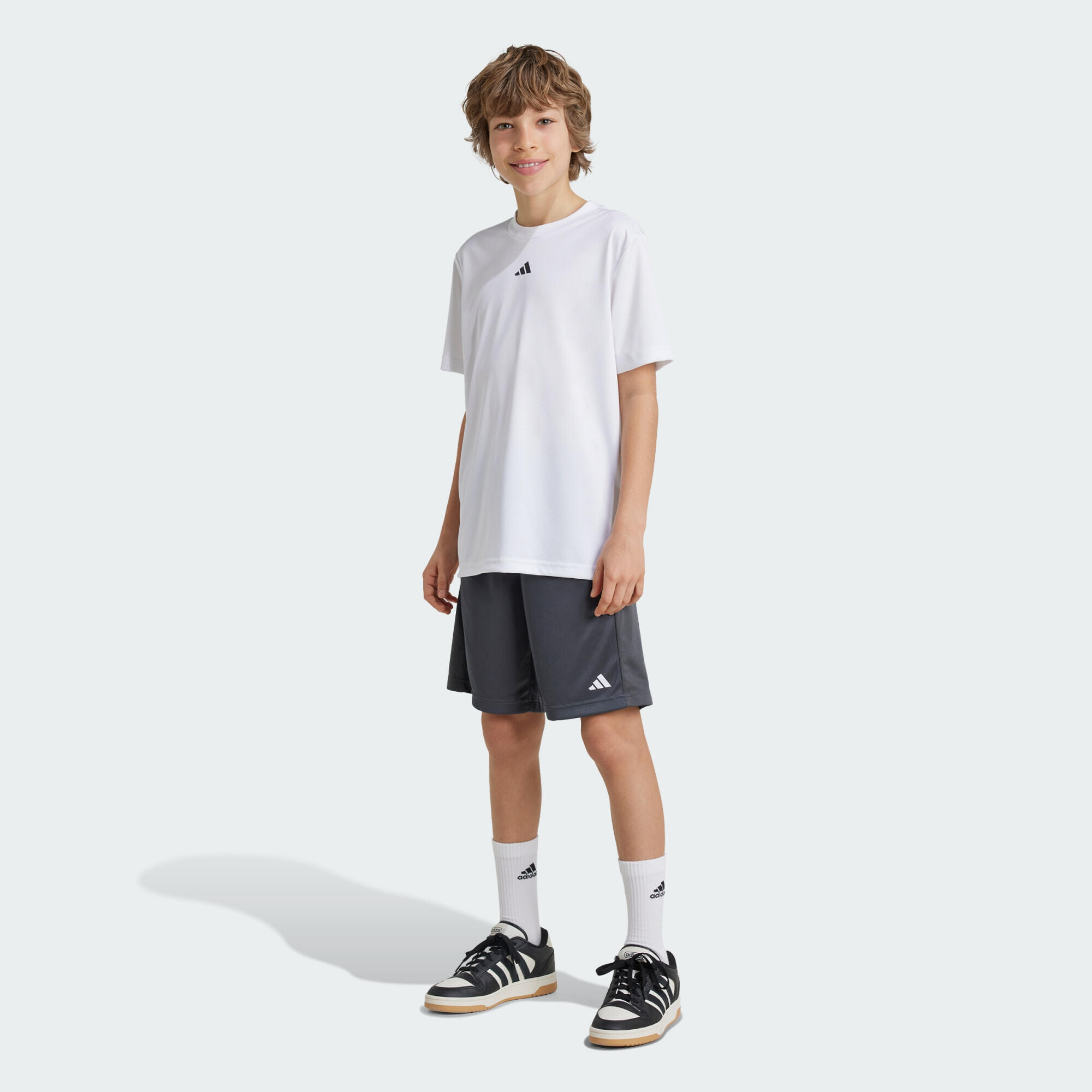 Short Train Essentials Logo Regular Fit Junior 3/7