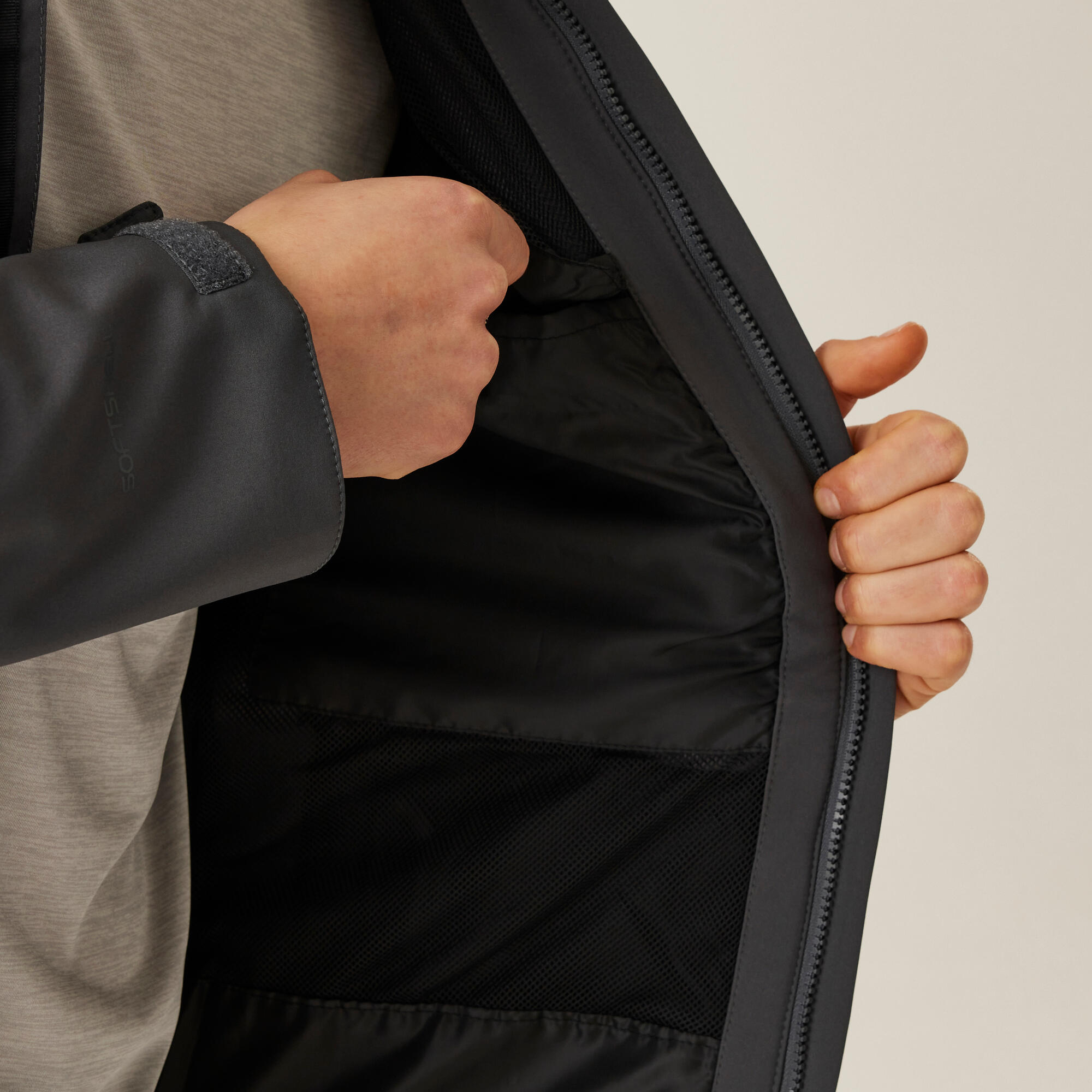 Chaqueta senderismo hombre con capucha y bolsillo Regatta Repeller 4/7