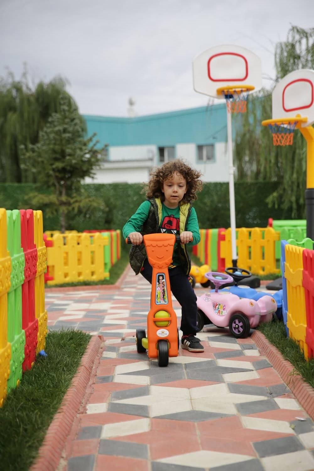 Kinder Outdoor Step 3 Wielen King Oranje 2/6