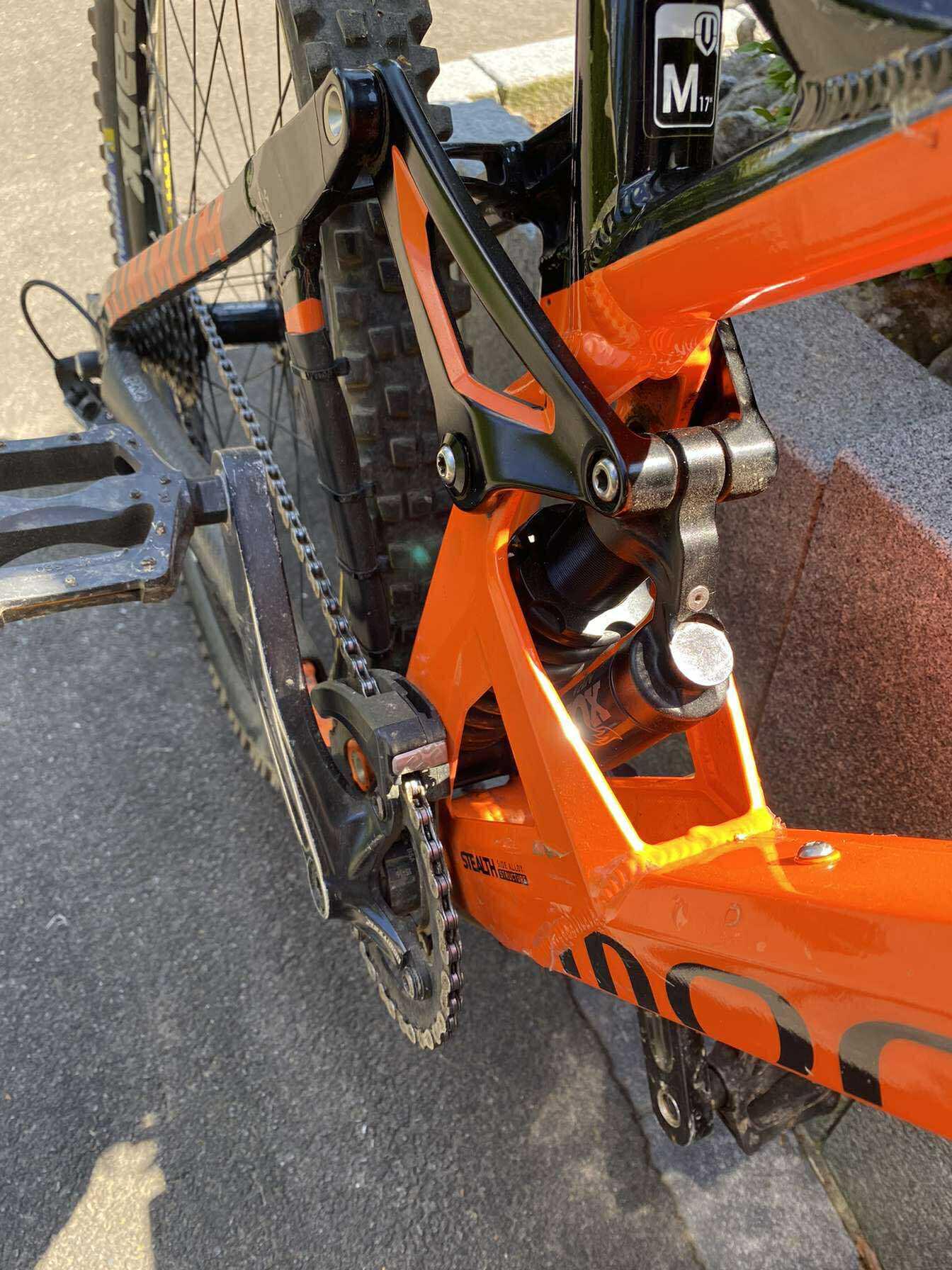 Entre Particuliers - Vélo DH Mondraker Summum 2/5