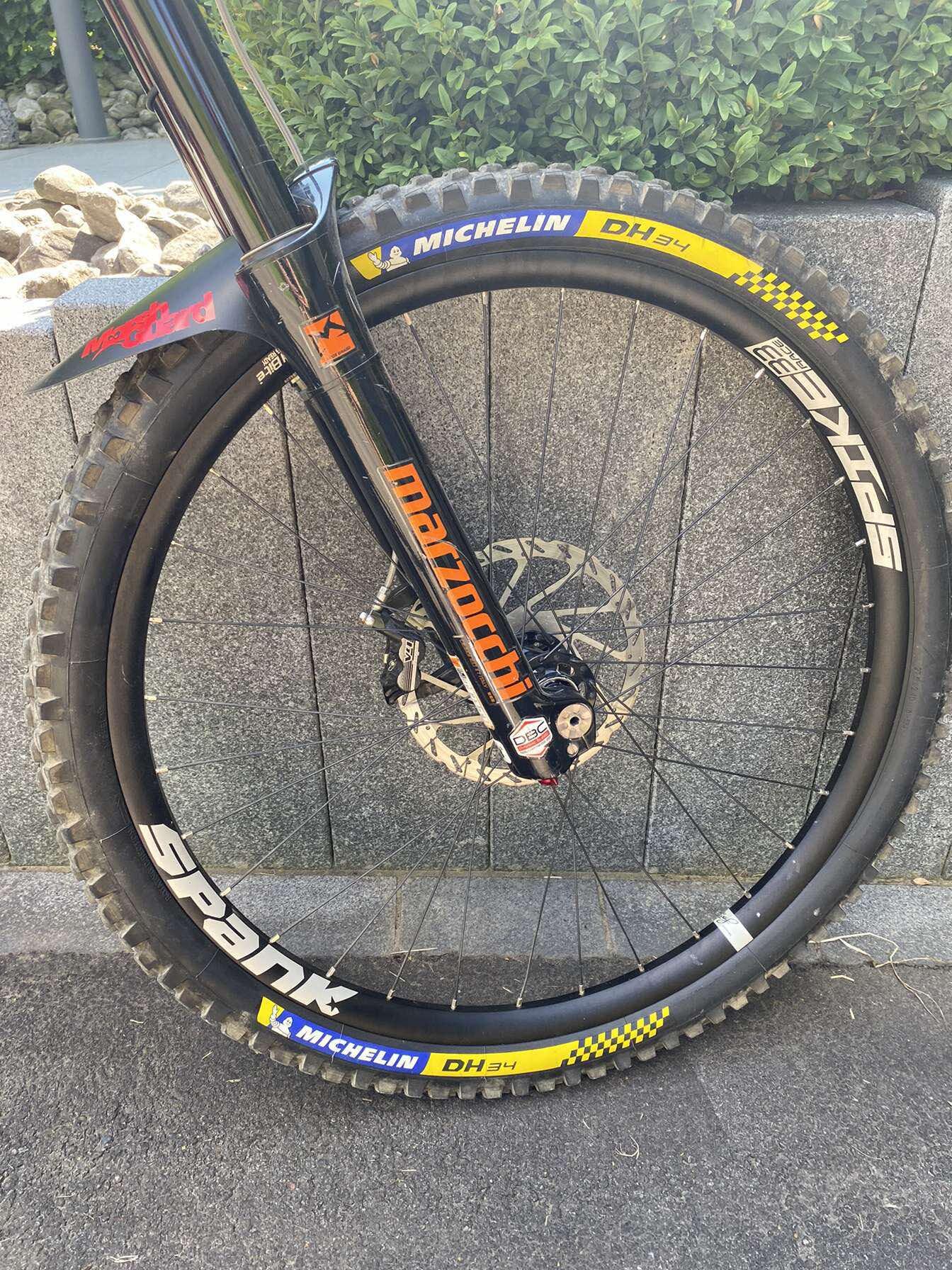 Entre Particuliers - Vélo DH Mondraker Summum 4/5