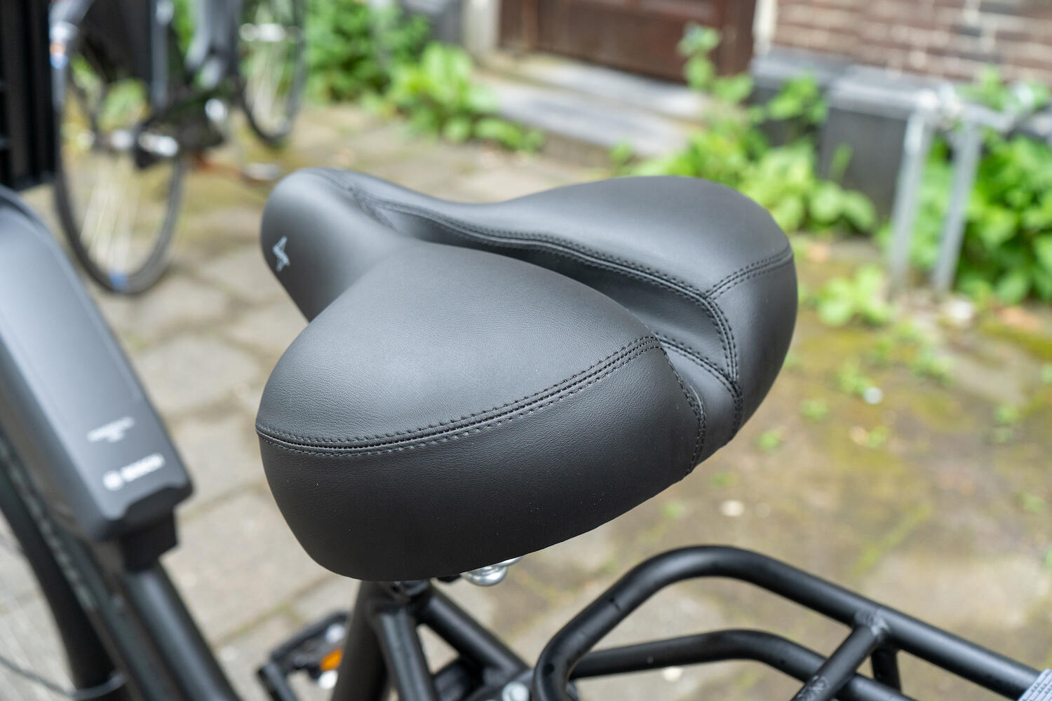 Voltano XXXL Fietszadel - Big City - Zwart - Uitsparing 2/7