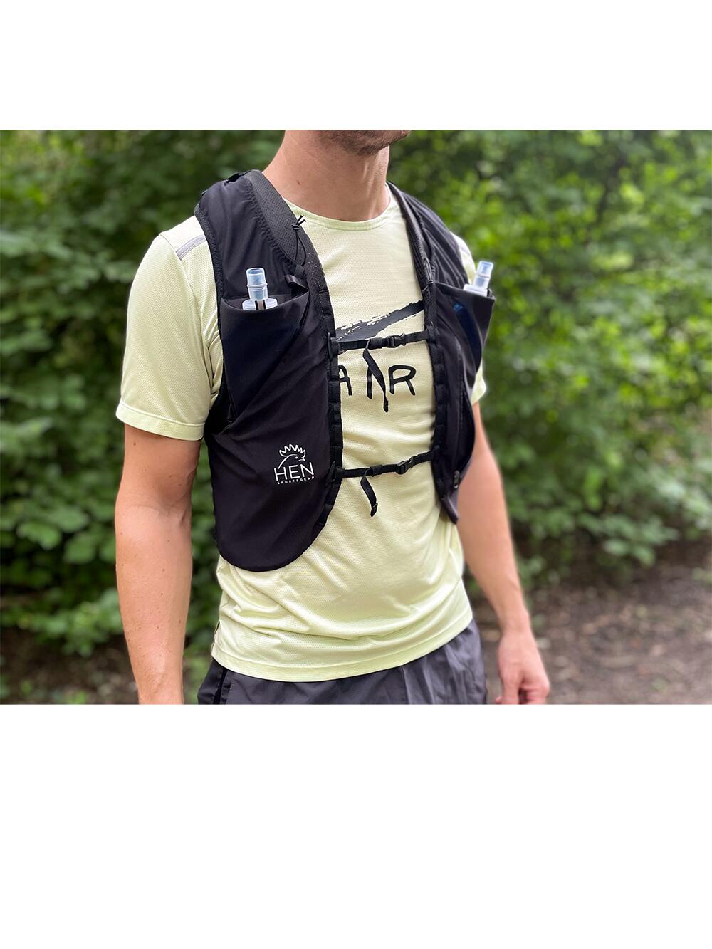 Trail-Rucksack - Marathon-Weste - schwarz- mit 2 Trinkflaschen 500 ml 6/7