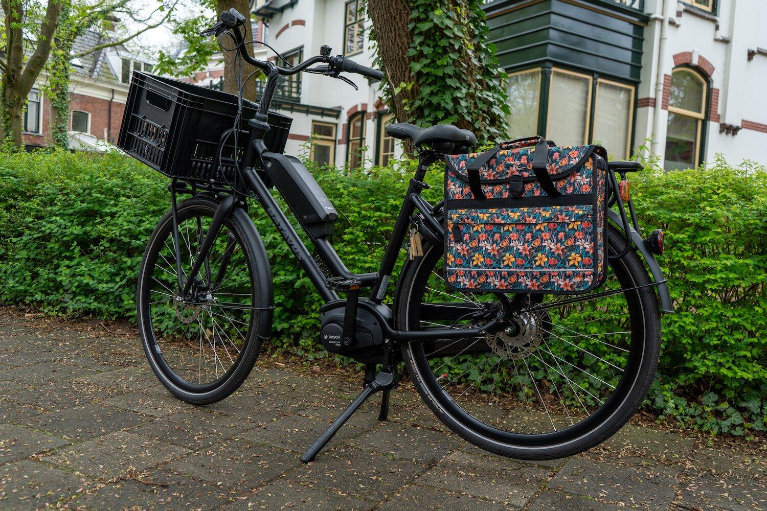 Voltano Voorgevormde Enkele Fietstas / Pakaftas - Floral Fiesta - 17L 3/7