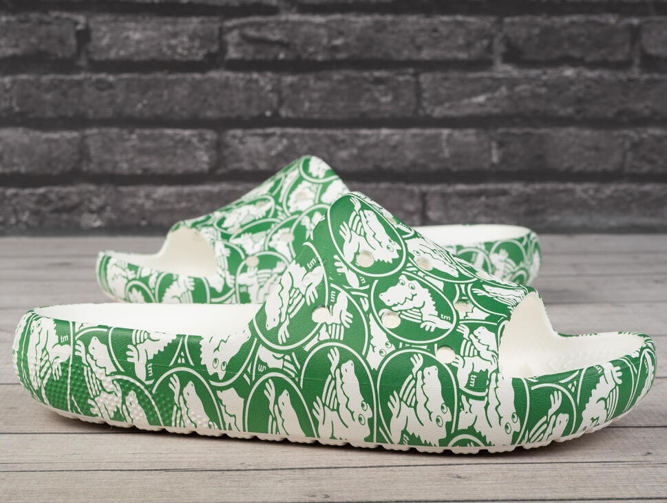 Klapki unisex na basen Crocs CLASSIC DUKE PRINT SLIDE